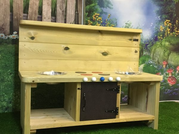Windsor Large Mud Kitchen with two mixing bowls and a cupboard door
